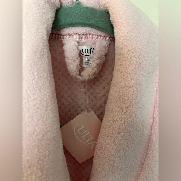 NWT Women’s Ulta plush robe s/m - Picture 2 of 3